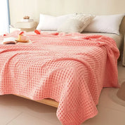 Xinjiang algodão absorvente de umidade e respirável nova classe A algodão oco gaze colcha de verão toalha