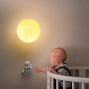 Lâmpada Formato Lua com Astronauta