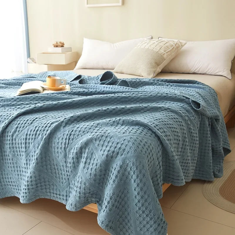 Xinjiang algodão absorvente de umidade e respirável nova classe A algodão oco gaze colcha de verão toalha