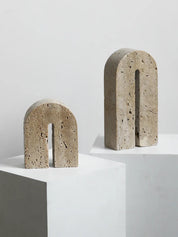 Aparador de Livros de Pedra