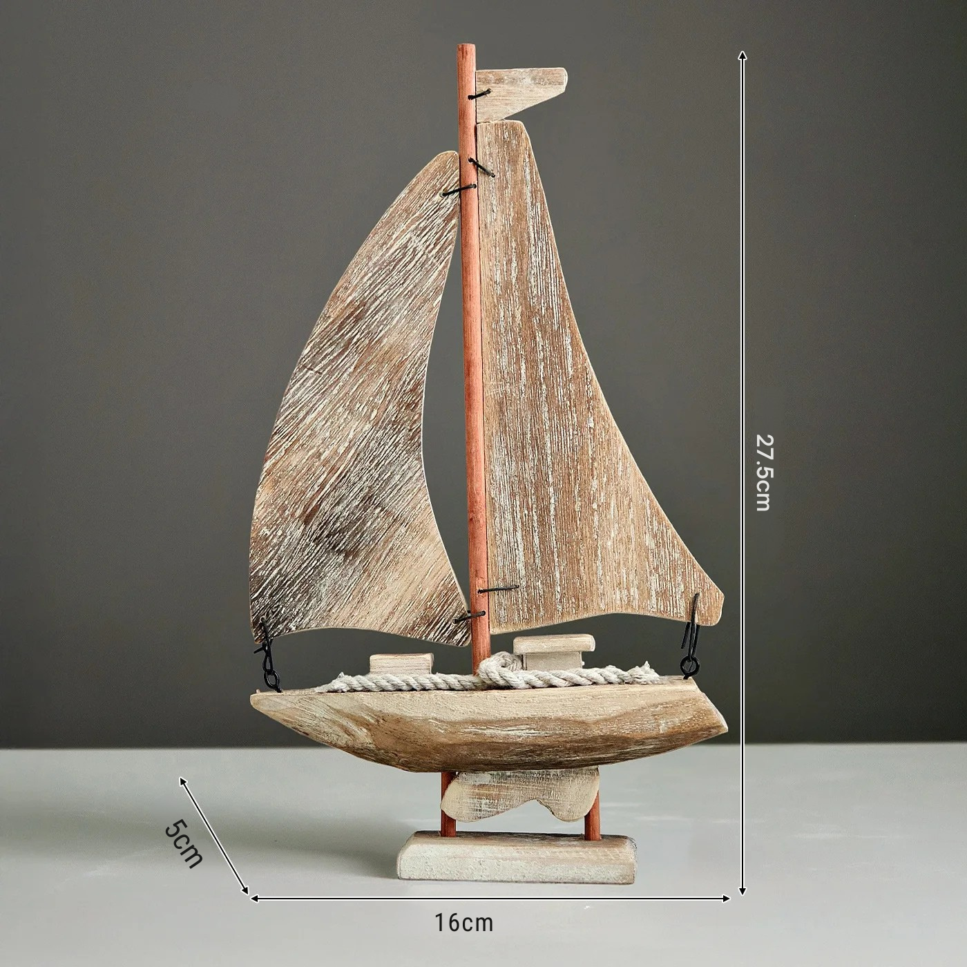 Modelo de Barco à Vela Artesanal Estilo Mediterrâneo