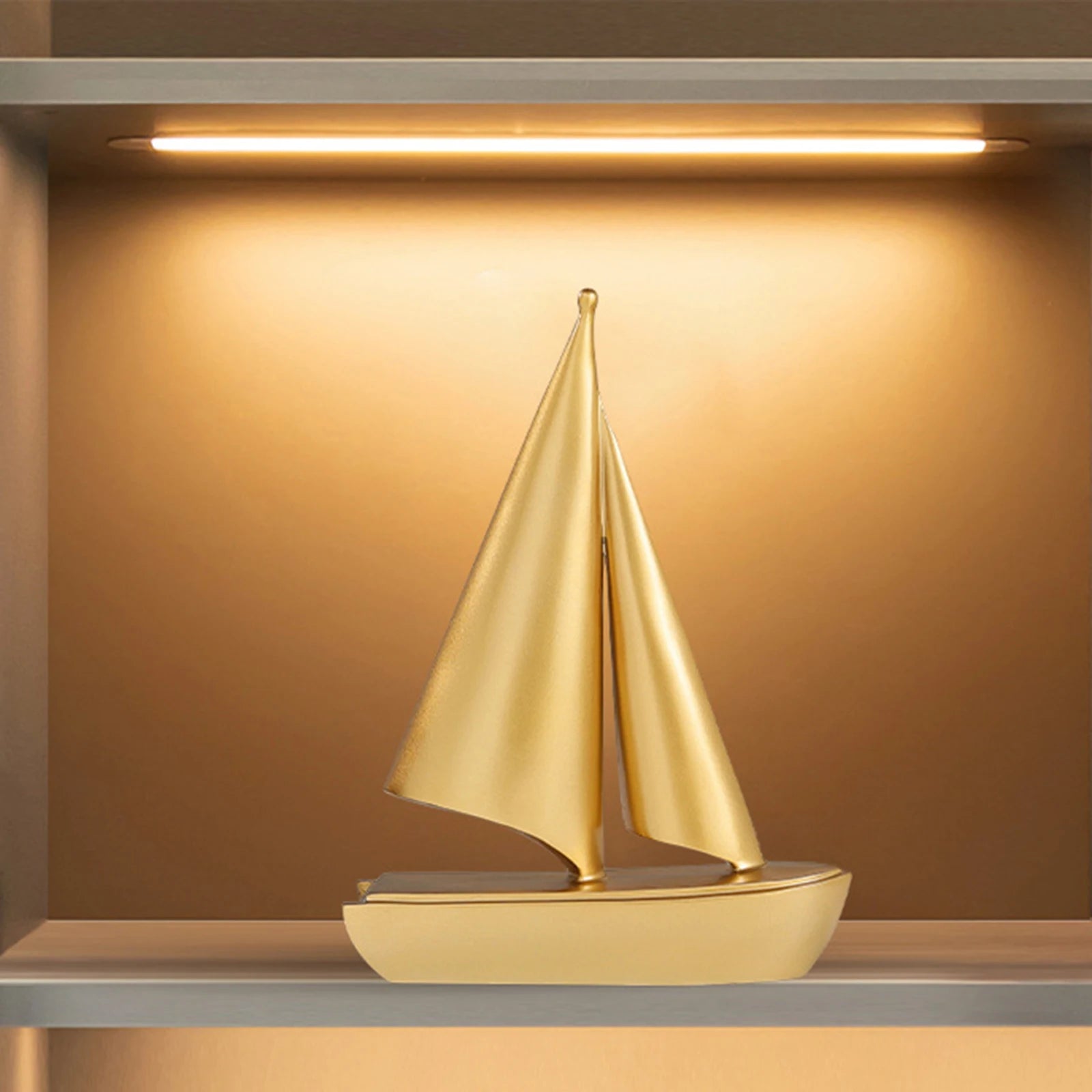 Estatueta moderna de barco à vela, modelo de veleiro colecionável, estátua criativa de navio à vela para decoração de mesa de armário de aniversário