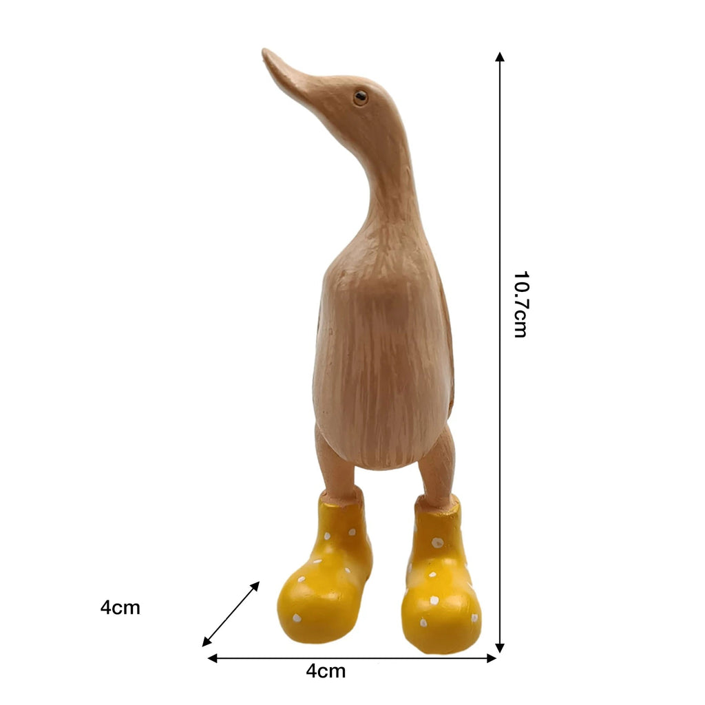 Escultura de Pato em Madeira com Botas de Chuva