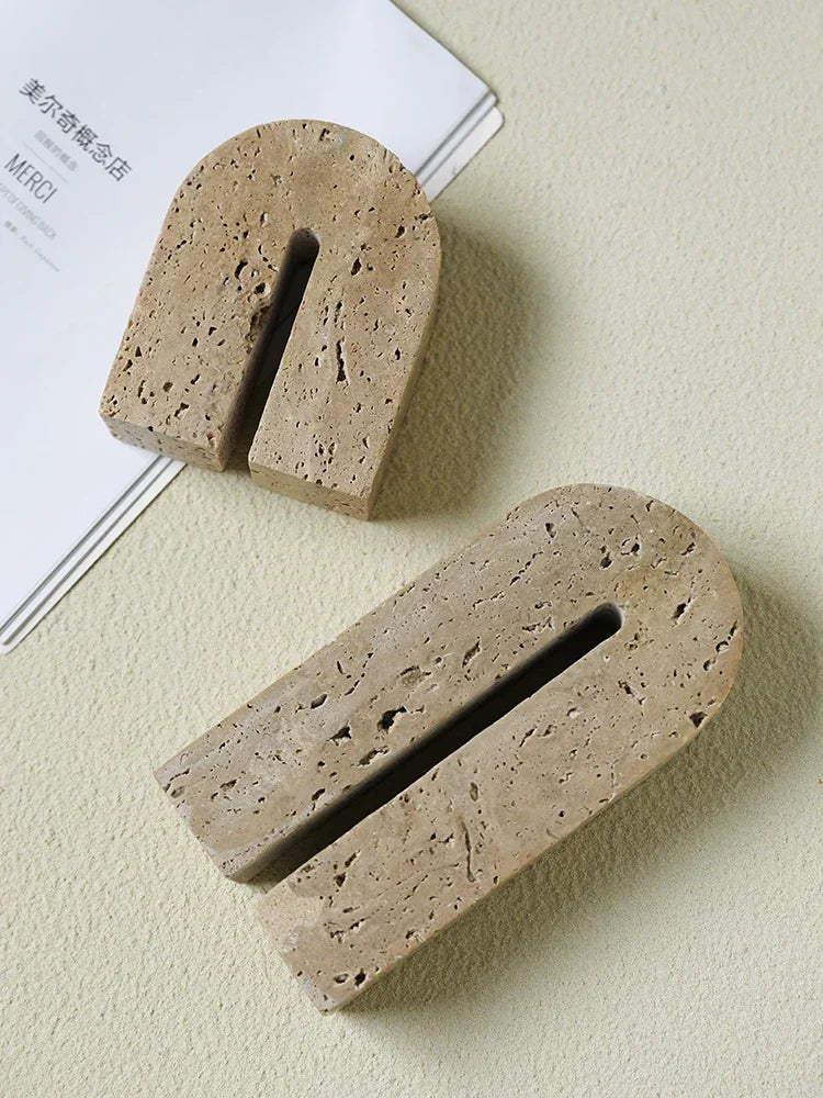 Aparador de Livros de Pedra