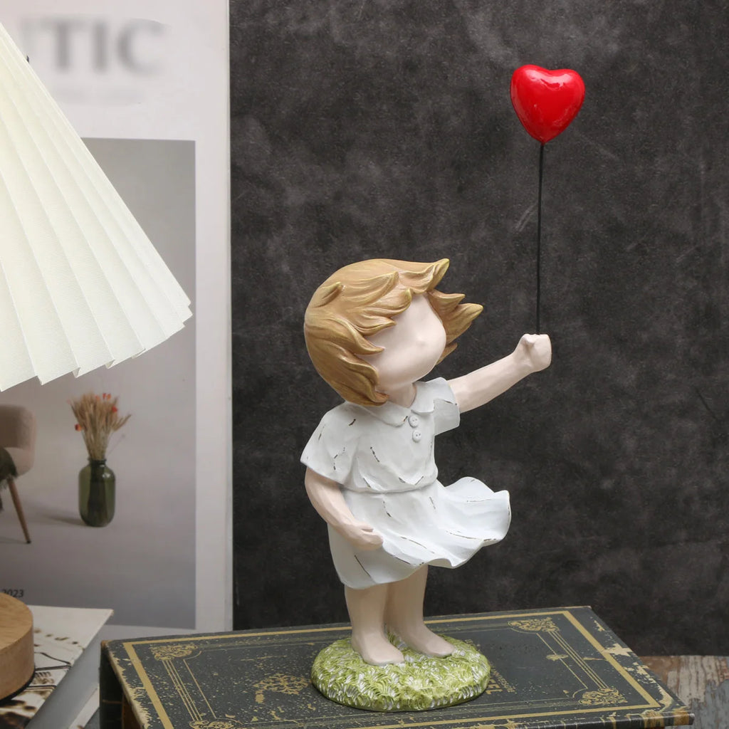 Estatueta Menina com Balão