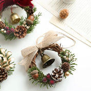 Guirlanda Natalina com Sino e Pinhas Decorativas