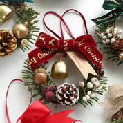 Guirlanda Natalina com Sino e Pinhas Decorativas