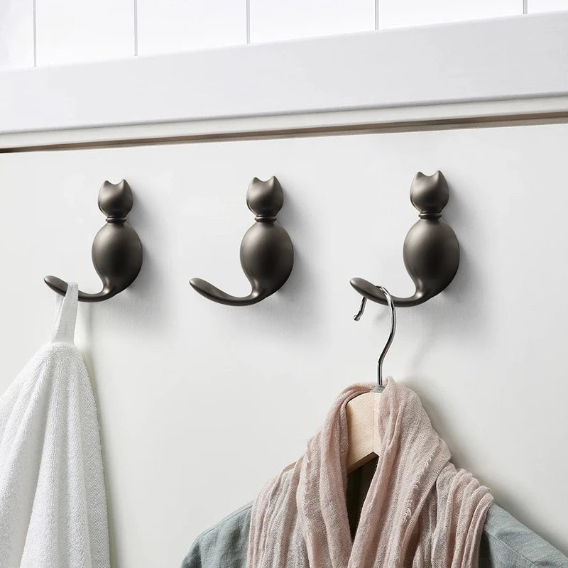 Gancho de suspensão de gato com furos para perfurar na parede atrás da porta para roupas e chapéus Ganchos de metal de alta qualidade para banheiro