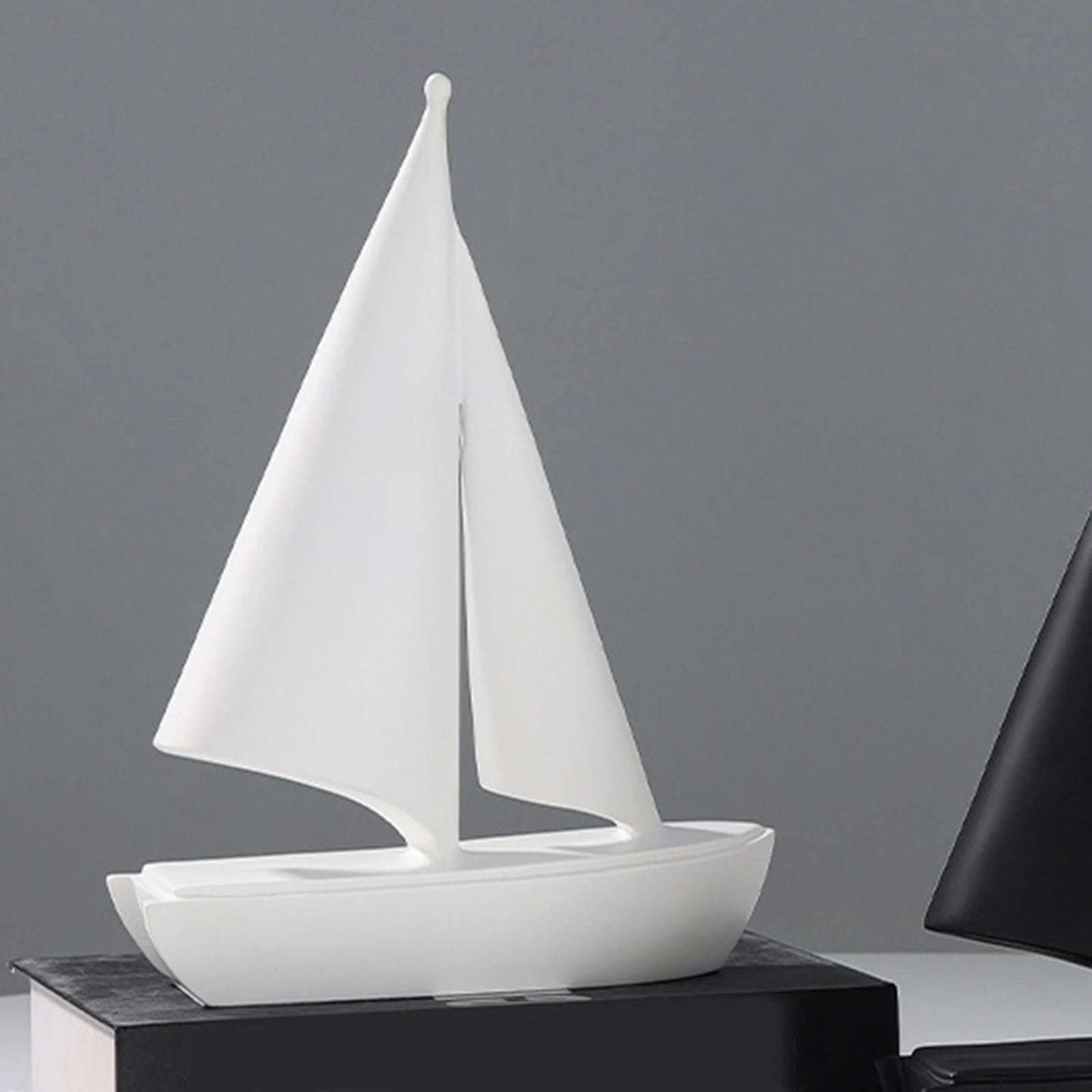 Estatueta moderna de barco à vela, modelo de veleiro colecionável, estátua criativa de navio à vela para decoração de mesa de armário de aniversário